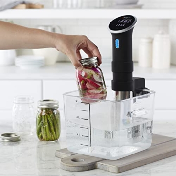 Rubbermaid 6 Quart Food Storage Container for Kitchen Needs