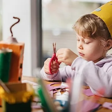 Fiskars Kid-Friendly 5" Blunt-Tip Scissors in Pink