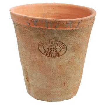 Esschert Design AT03 Aged Terracotta Round Pot - Rustic Charm for Your Plants