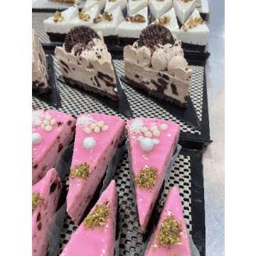 مینی‌کیک فانتزی شکلاتی و توت‌فرنگی | دسر لوکس و خوش‌ط?...