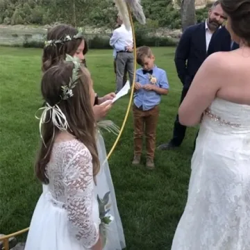 DDazzling Floral Crown Green Leaf Headband for Women Girls