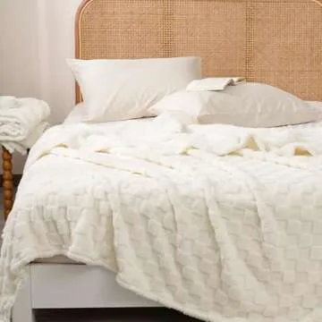 David's Home Fleece Blanket King Size, Lightweight Soft Checkered Jacquard Flannel Throw for Fall Winter, No Shedding, No Pilling, Fuzzy Cozy Blanket for Aesthetic Room Decor，Cream, 108 * 90"