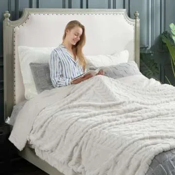 Cozy Bliss Faux Fur Throw Blanket for All Seasons