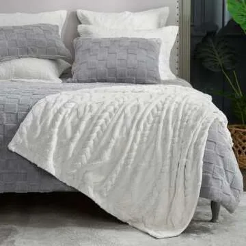 Cozy Bliss Faux Fur Throw Blanket for All Seasons