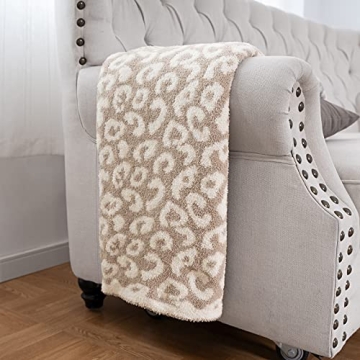 Luxurious Soft Micro Plush Leopard Blanket for Gifting