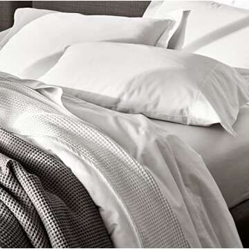 BOLL & BRANCH Signature Hemmed Sheet Set - Queen, White - Luxury 100% Organic Cotton - Includes 1 Flat, 1 Fitted, 2 Pillowcases - Buttery Soft