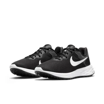 Nike Women's Race Running Shoe for Comfort and Style