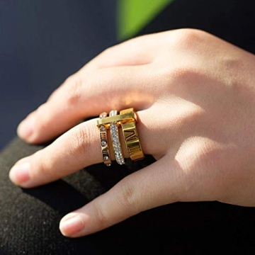 Elegant UNAPHYO Women's Trinity Band Ring in Gold Rose Color