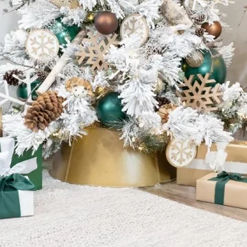 AuldHome Design Gold Farmhouse Tree Collar (29-Inch Diameter Base), Vintage Enamelware, Christmas Tree Accent,Vintage Retro Style