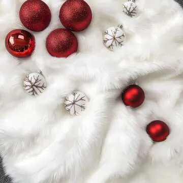 Christmas Tree Skirt 60 Inch White Faux Fur Plush Skirt Christmas Tree Decoration Holiday Party Indoor Outdoor Christmas Decorations for Merry Christmas (Snow White)
