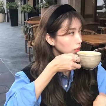 Stylish Black Padded Headband for Women and Girls