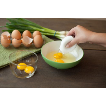 Quirky Pluck Yolk Extractor for Easy Cooking