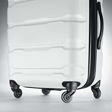 Samsonite Omni PC Hardside Expandable Luggage with Spinner Wheels, Checked-Medium 24-Inch, White