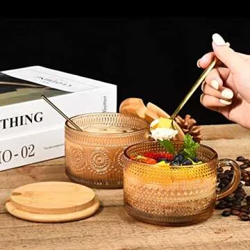 TIMIFTE Vintage Coffee Mugs Set of 4 Embossed Tea Cups, Overnight Oats Containers with Bamboo Lids and Spoons, 14oz Glass Coffee Cups for Cappuccino, Latte, Cereal, Yogurt, Beverage, Amber