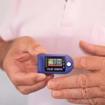 Pulse Oximeter Fingertip, Large OLED Display Pulse Oximeter Finger Oximetry Blood Oxygen Saturation Monitor for Heart Rate and SpO2, Portable Oximeter