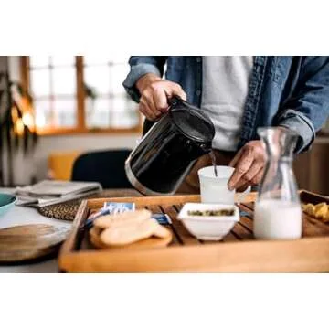 " OCCASIONS " 40 Mugs Pack, Heavyweight Disposable Wedding Party Plastic 8 oz Coffee Mugs/Tea Cups/Cappuccino Cups/Espresso Cup with Handles (8 oz Coffee, White & Gold Rim)