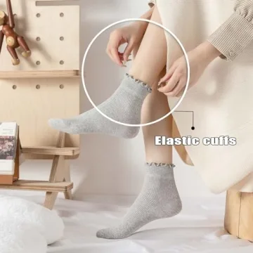 DarkCom Women’s Ruffled Ankle Socks – Stylish & Comfy