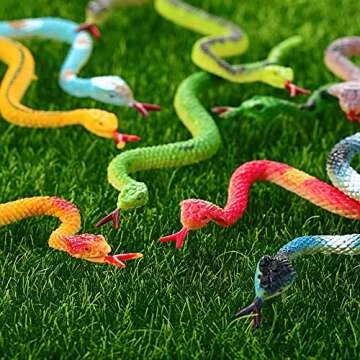 24 Realistic Plastic Snakes for Halloween and Pranks