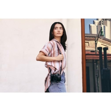 Canon EOS R10 Mirrorless Camera with RF-S Lens Kit