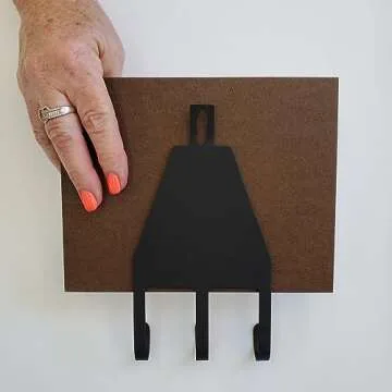 Caroline's Treasures BB1405TH68 English Bulldog Welcome Leash or Key Holder, Large, Multicolor