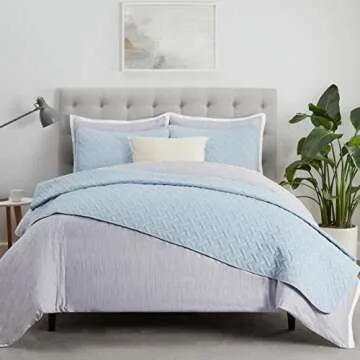 Serta ComfortSure Soft 3-Piece Full/Queen Quilt Bedding Set, Includes Bedspread/Coverlet and Pillow Shams, Bedding for All Seasons, Machine Washable, Light Blue
