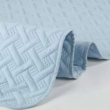 Serta ComfortSure Soft 3-Piece Full/Queen Quilt Bedding Set, Includes Bedspread/Coverlet and Pillow Shams, Bedding for All Seasons, Machine Washable, Light Blue