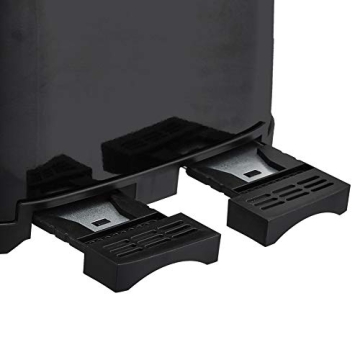 Affordable Amazon Basics 4-Slice Toaster with 6 Settings