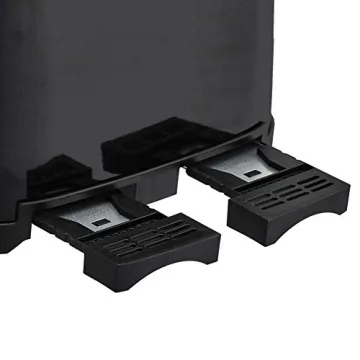 Affordable Amazon Basics 4-Slice Toaster with 6 Settings