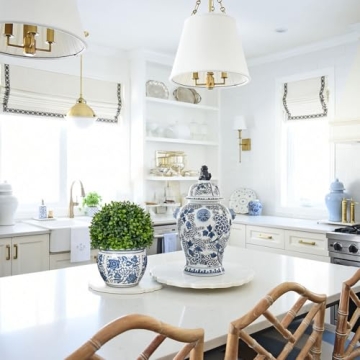 DILATATA Artificial Topiary Boxwood Ball in Blue and White Ceramic Pot, 10 Inch Artificial Boxwood in Planters Decorative Fake Greenery for Table Centerpiece Indoor Plant Home Decor