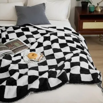 YIRUIO Cozy Throw Blanket, Soft & Stylish Décor
