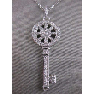Stunning 14K White Gold Heart Key Pendant with Diamonds