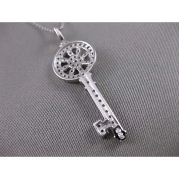 Stunning 14K White Gold Heart Key Pendant with Diamonds
