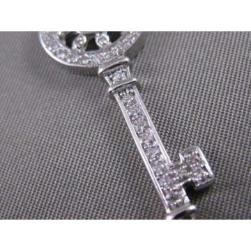 Stunning 14K White Gold Heart Key Pendant with Diamonds