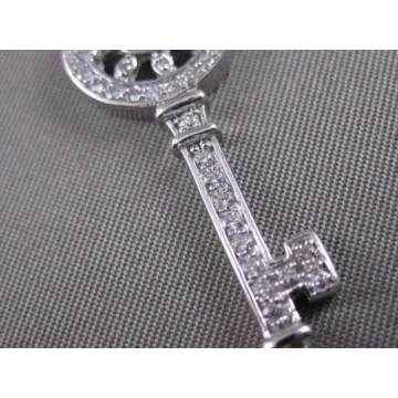 Stunning 14K White Gold Heart Key Pendant with Diamonds