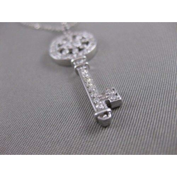 Stunning 14K White Gold Heart Key Pendant with Diamonds