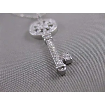 Stunning 14K White Gold Heart Key Pendant with Diamonds