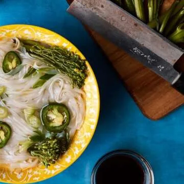 Snapdragon Beef Pho Instant Noodle Packets 4-Pack | Rich Beef Flavored Broth with Rice Noodles, Gluten Free, No Artificial Flavors, 4 2.1oz Packets