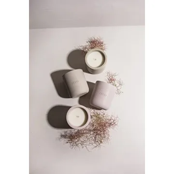 Luxurious OUAI North Bondi Candle - Coconut & Soy Wax Blend