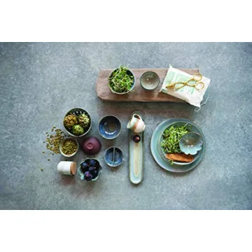 Elegant Embossed Leaf Shaped Tongs for Dining