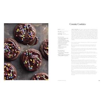 Sweet Tooth: 100 Desserts to Save Room For (A Baking Book)