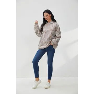Stylish Maple Leaf Camo Fleece Hoodie for Women