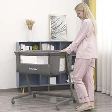 Pamo babe Baby Bassinet Bedside Sleeper for Newborn Bed Crib with Breathable Mesh Sides Co-Sleeping Bedside Crib for Infant Breastfeeding with Height-Adjustable and Wheels, Z-Type Stable Frame