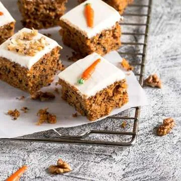 Yupik Raw California Walnuts, Halves & Pieces, 2.2 lb, Kosher, Gluten-Free, Vegan, Unsalted Nuts, Unroasted, Source of Omegas, Healthy Snacks, Nut Topping & Inclusion, Ideal for Baking & Cooking