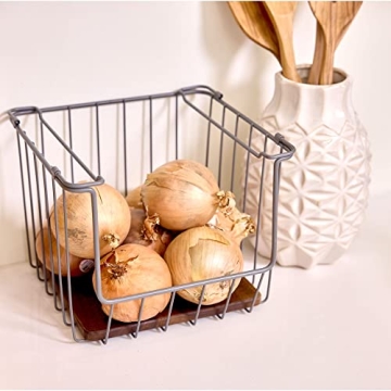Ría Safford Wire Basket with Acacia Wood Storage Solution