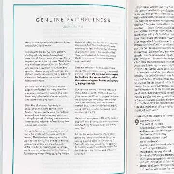 CSB She Reads Truth Bible, Sand Cloth Over Board, Black Letter, Full-Color Design, Wide Margins, Journaling Space, Devotionals, Reading Plans, Single-Column, Easy-to-Read Bible Serif Type