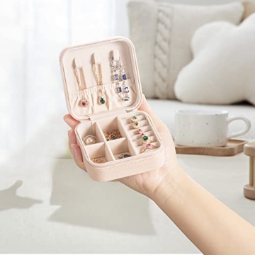 VOMNA Mini Jewelry Travel Case - Cute & Practical Organizer