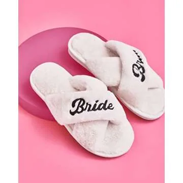 Classic Bride White Fur Slippers – Perfect Bachelorette Gift