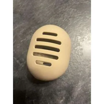 Fauxomor Makeup Sponge Holder, Dual-Vented Silicone Beauty Blender Holder for Travel, Shatterproof Make Up Sponge Travel Case for All Sponges Sanitary Carry, Khaki*1