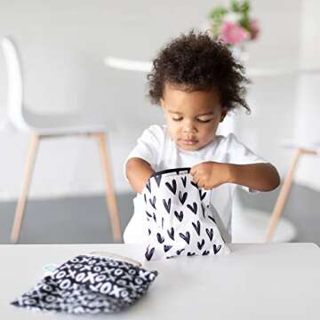 Bumkins Reusable Sandwich and Snack Bags, for Kids School Lunch and for Adults Portion, Washable Fabric, Waterproof Cloth Zip Bag, Travel Pouch, Food-Safe Storage, Large 2-pk Hearts and XOXO