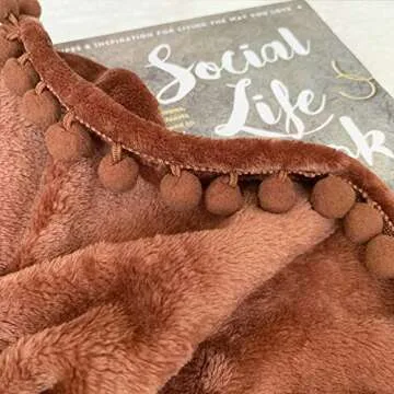 LOMAO Cozy Flannel Blanket - Perfect for All Seasons